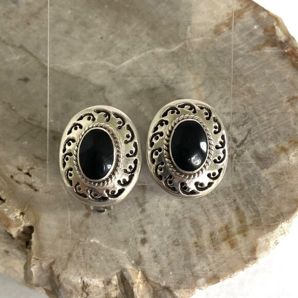 VTG Sterling Silver 925 Mexico Heavy Oval Bezel Set Black Onyx Clip On Earrings - Picture 6 of 15